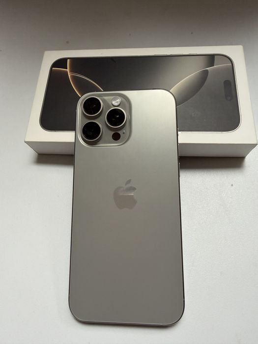 iPhone 16 про макс
