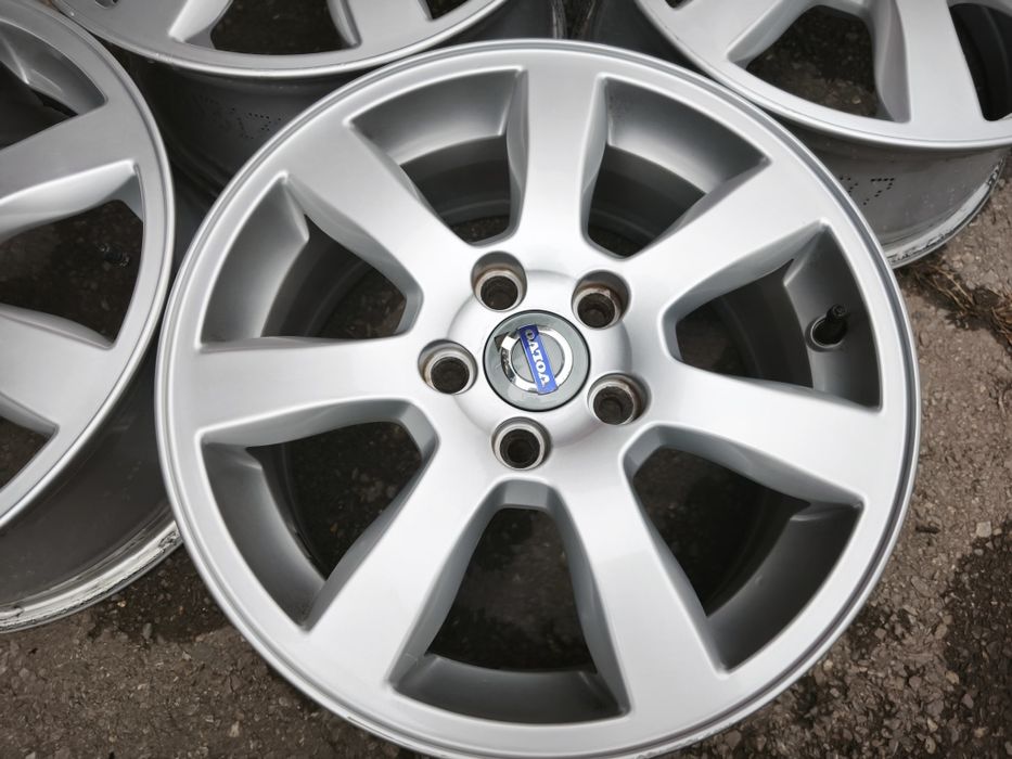 16" оригинални алуминиеви джанти за Volvo.