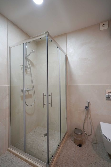 Дава се под наем Тристаен апартамент в Варна, Зимно кино Тракия - 134 кв.м за 999 € - Снимка #17