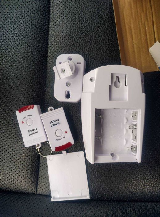 Аларма със сензор за движение + 2 дистанционни, Нови !