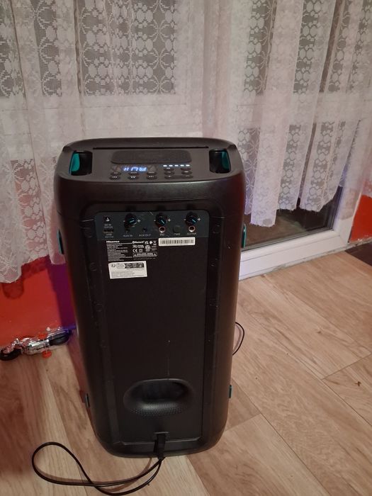 Hisense преносима колона