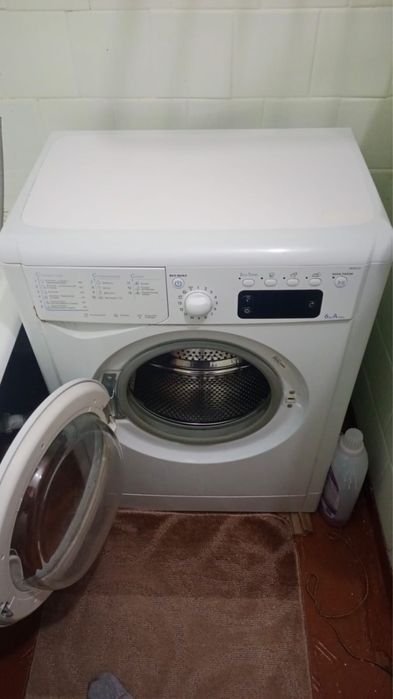 Продам стиральную машину indesit