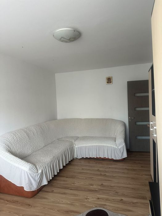 Apartament malu rosu inchiriat