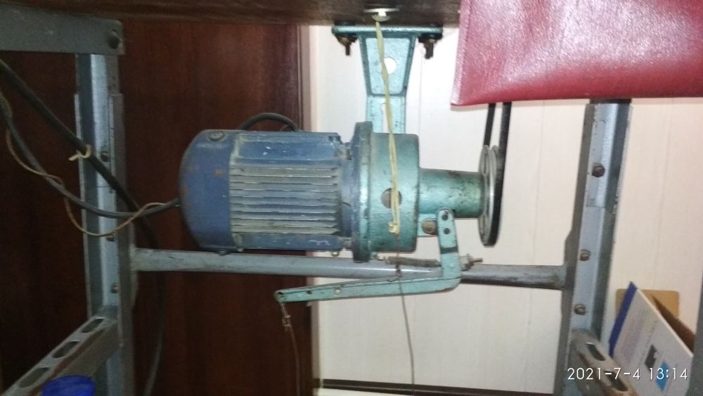 Продается оверлок