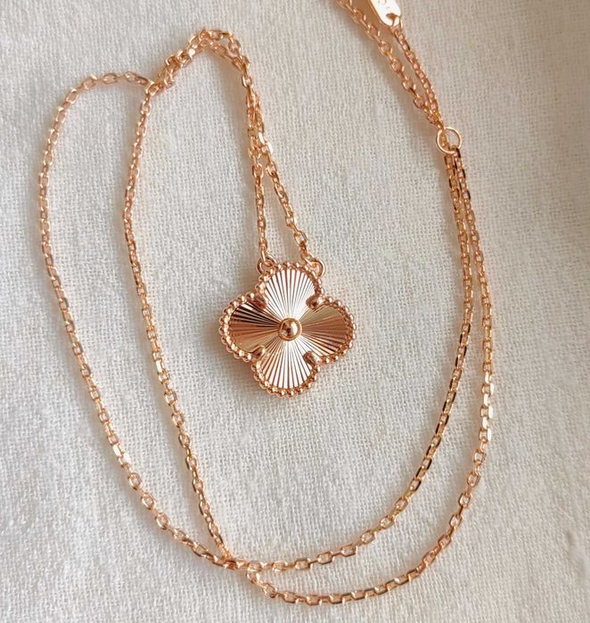 Дамско колие със златна детелина - Van Cleef & Arpels - Sweet Alhambra