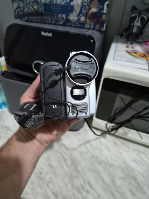 Sharp camera de filmat