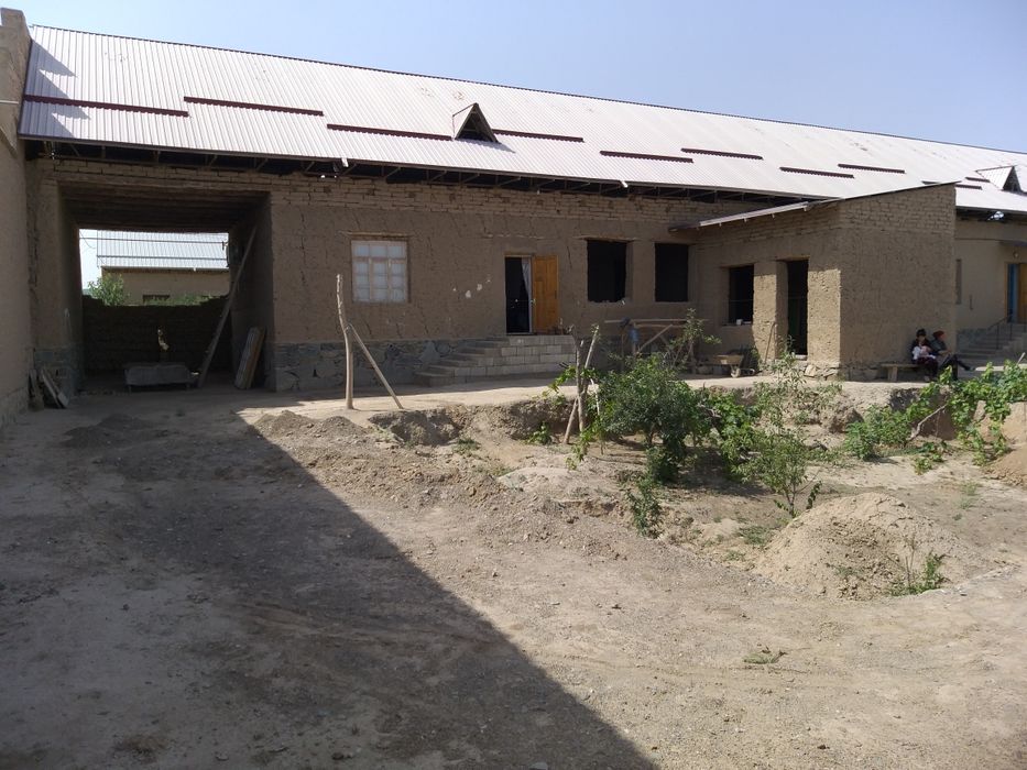 Фарходда ховли сотилады