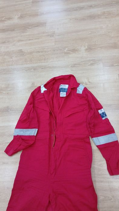 Продам срочно срочно спец одежду