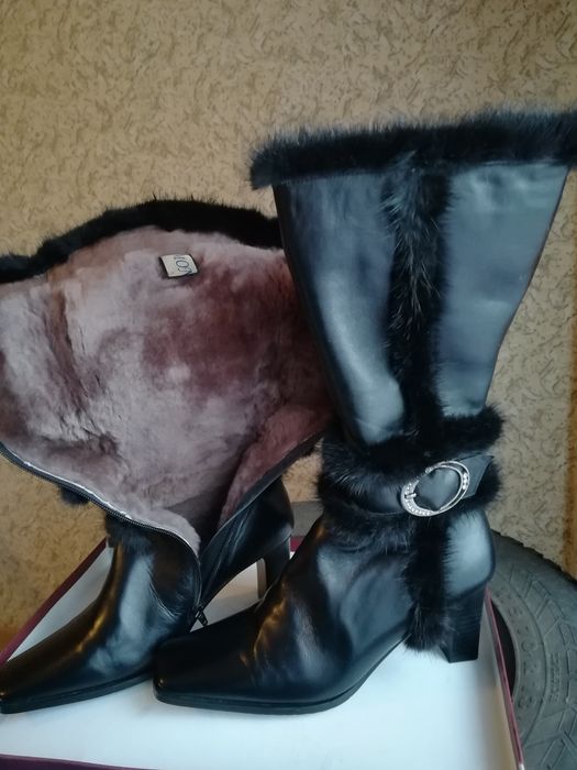 Продам женские сапожки