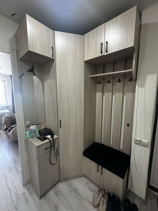 Продается прихожая угловая