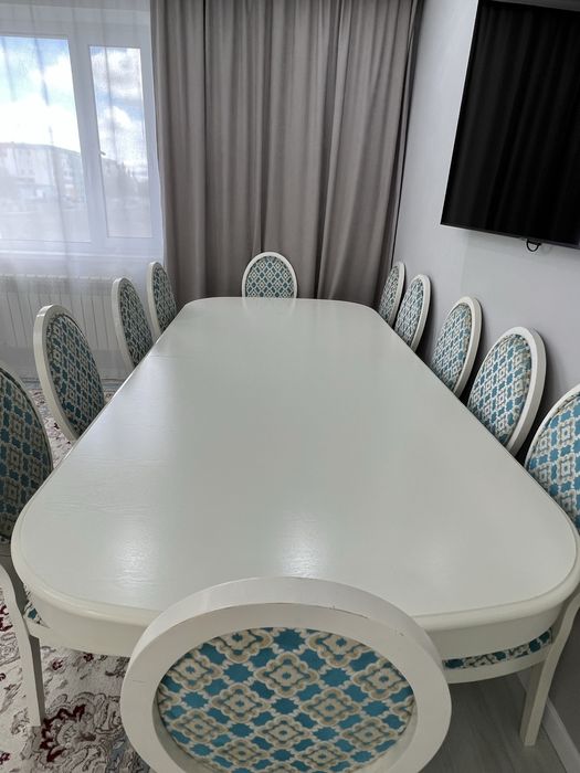 Продается стол со стульями в хорошем состояние