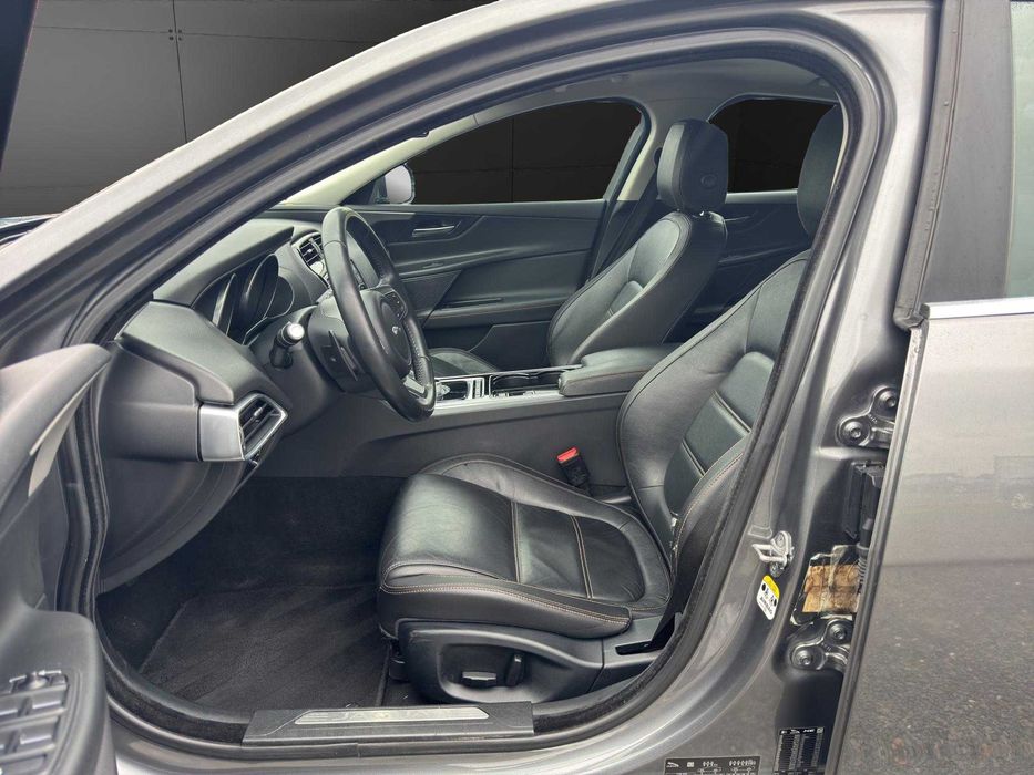 Jaguar XE Garantie 12 luni!/Km. Certificati!/Rate fara avans !