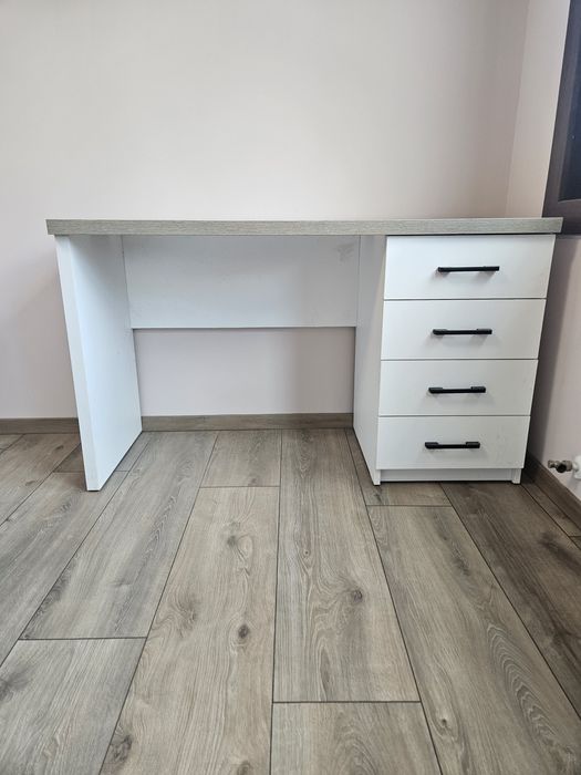 Бяло Бюро с дървесен плот