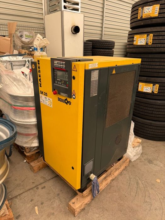 Vând compresor KAESER SK25