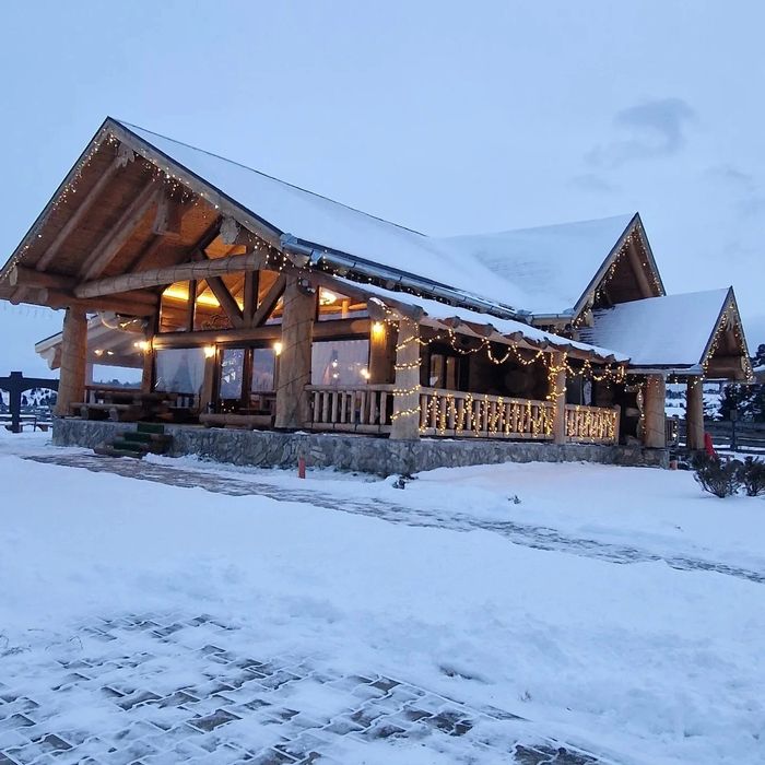 Cabana cu jacuzzi/sauna langa partie