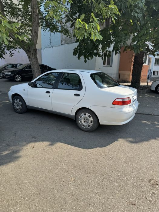 Vand fiat albea 2008