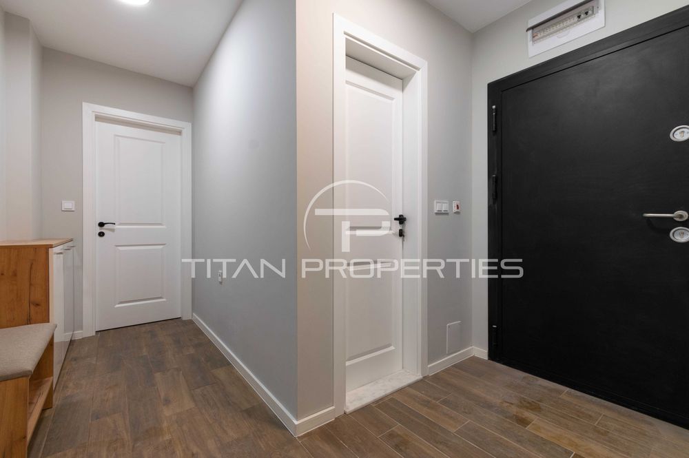 Дава се под наем Тристаен апартамент в Пловдив, Център - 112 кв.м за 872.61 € - Снимка #12