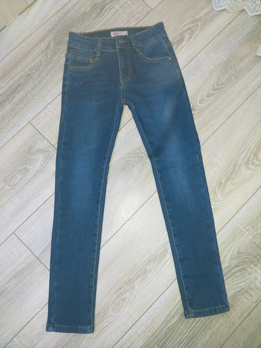 Продам джинцы на девочку