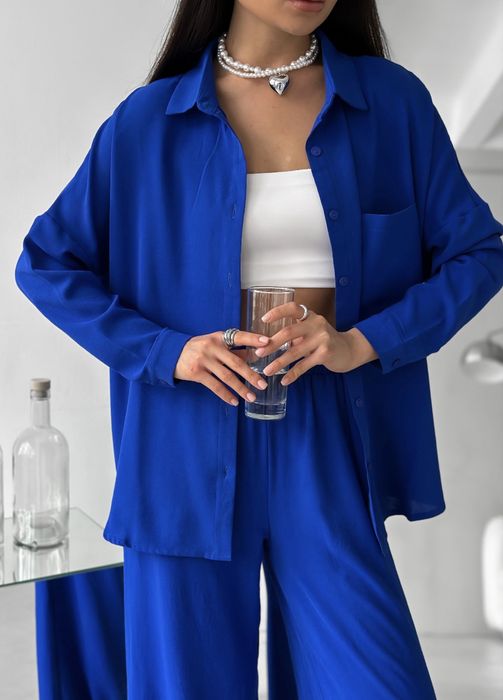 Продам женский костюм двойку