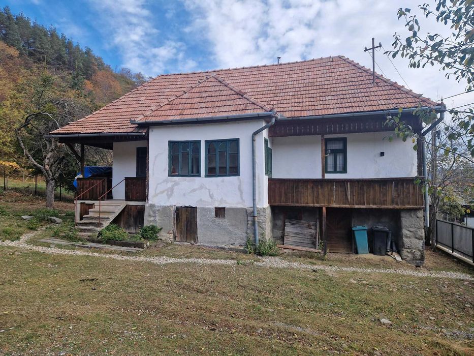 Casă tradițională cu livadă și vedere panoramică – Atia, lângă Sovata | 2.054 mp teren intravilan