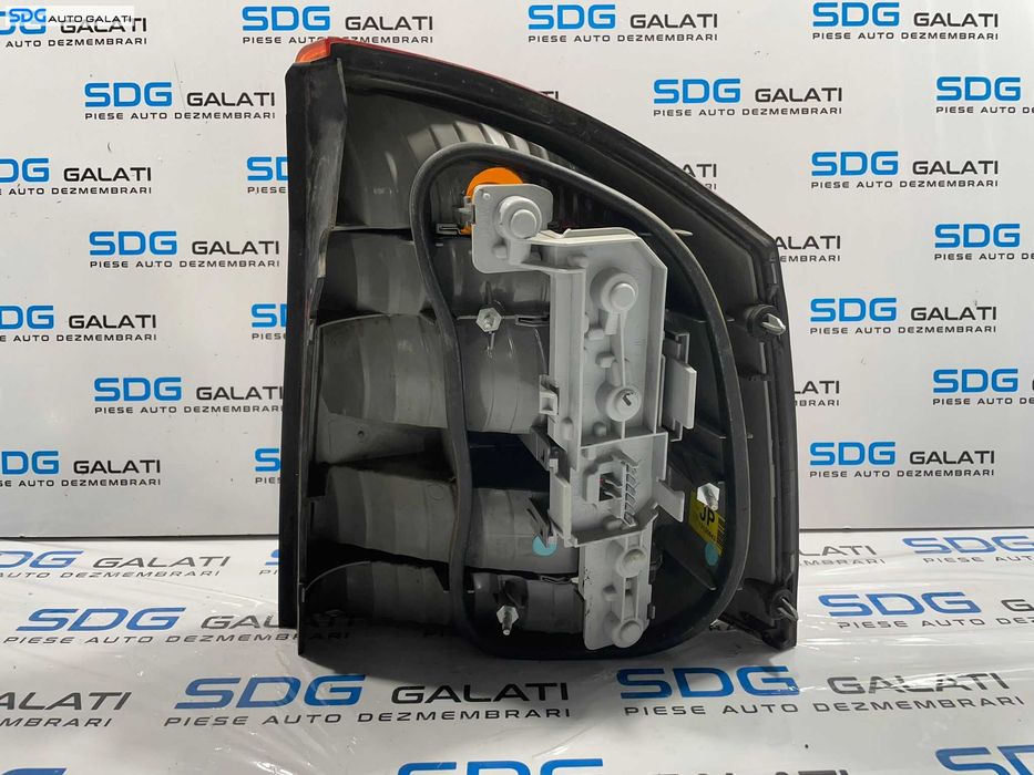 Stop Tripla Lampa Stanga Opel Vectra C Berlina Hatchback 2002 - 2008 Cod 13130643 [L3931]