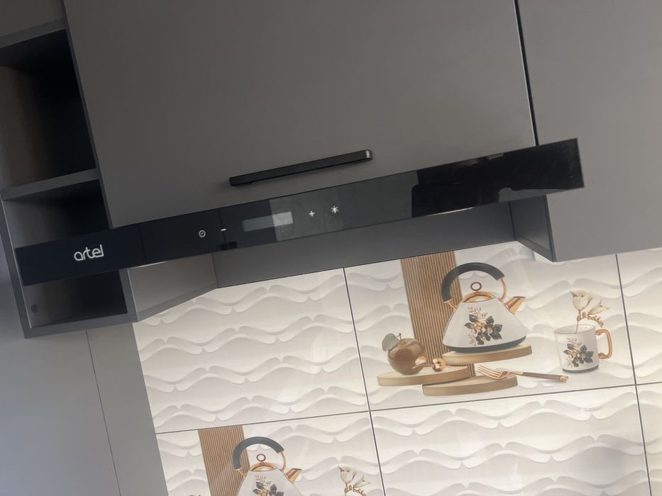 Vitichka kuxiniy mebelniki yangi 10kuncha ishlayilgan xolati chotki