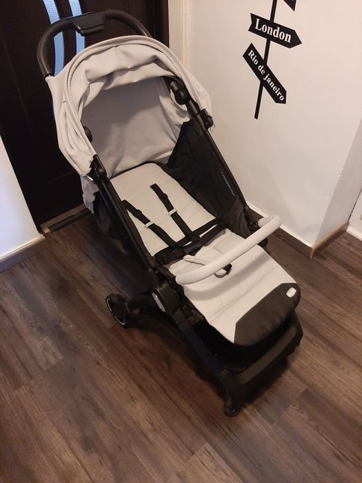 Carucior Chicco pentru copil