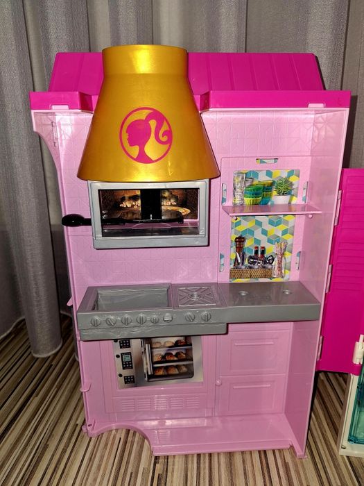 Restaurant Barbi Mattel pliabil.