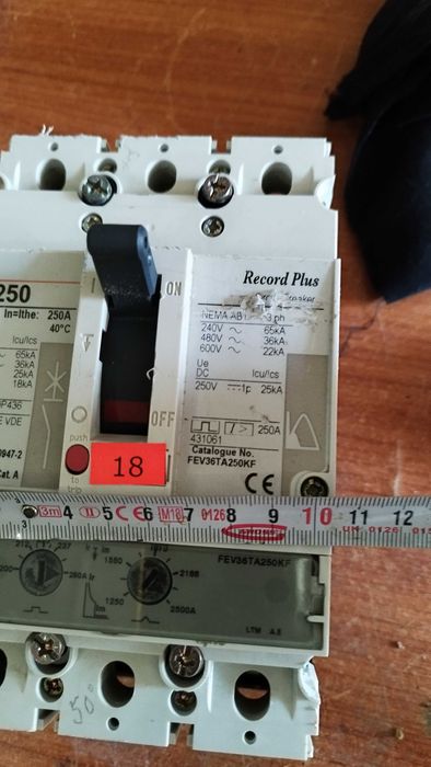 Шалтер прекъсвач General Electric FE 250 - трифазен 250A