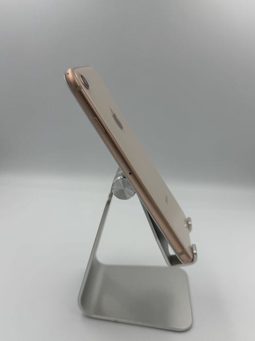 iPhone 8 gold 64 gb