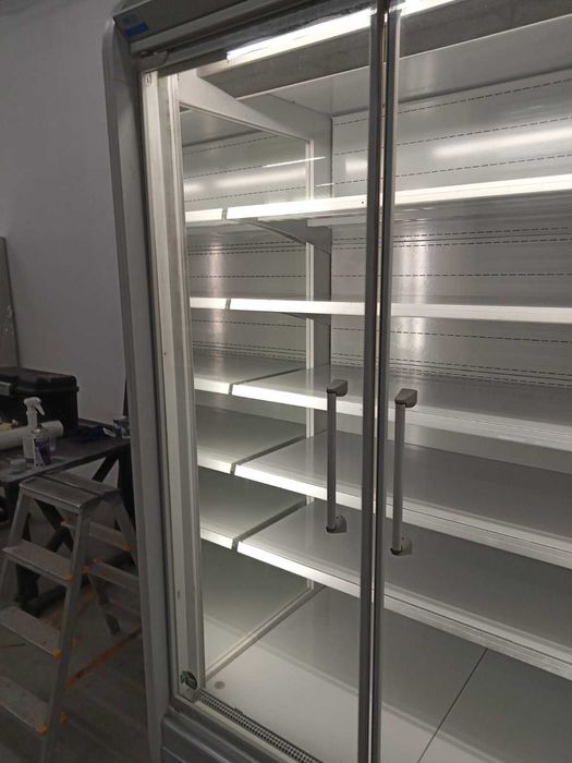 Крайстенна хладилна витрина с вратички/ реновирана с Гаранция