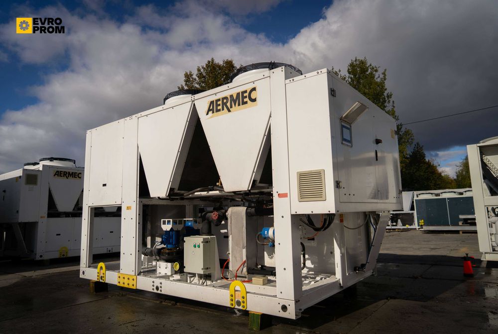 Chiller răcit cu aer AERMEC NRB0800 L | chiller 200 kw pret | Outlet | air cooled chiller for sale
