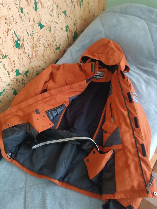 Зимно туристическо яке.