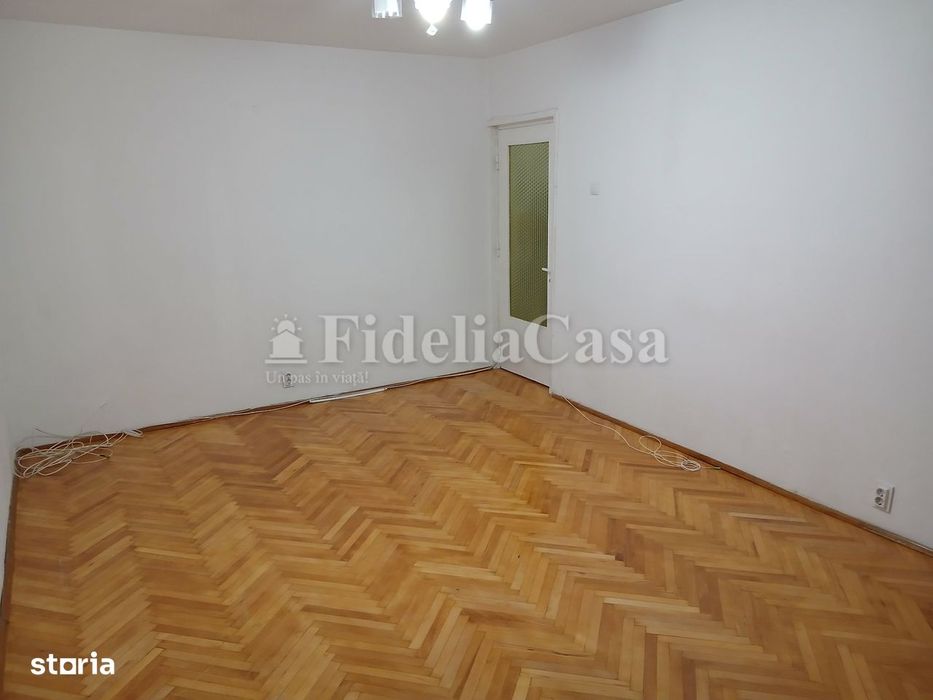 Apartament cu 2 camere nemobilat Zona Nicolina