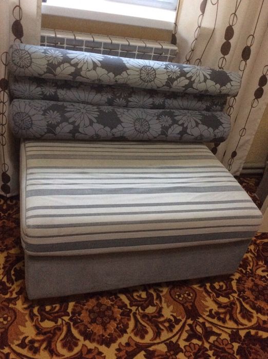 Продам диванчик.
