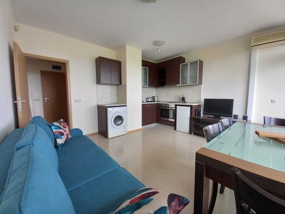 Продава се Едностаен апартамент в Балчик - 70 кв.м за 686 €/кв.м - Снимка #2