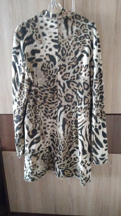 Модерно дамско сако с тигрова шарка