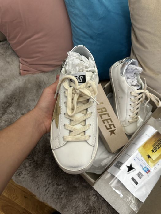 Adidasi Golden Goose din piele . Model nou .