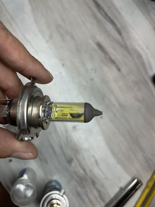 Крушки н4 philips ,