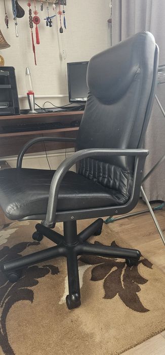 Продам офисное кресло