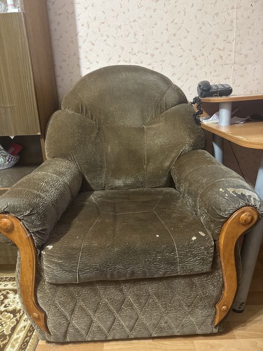 Диван и два кресла