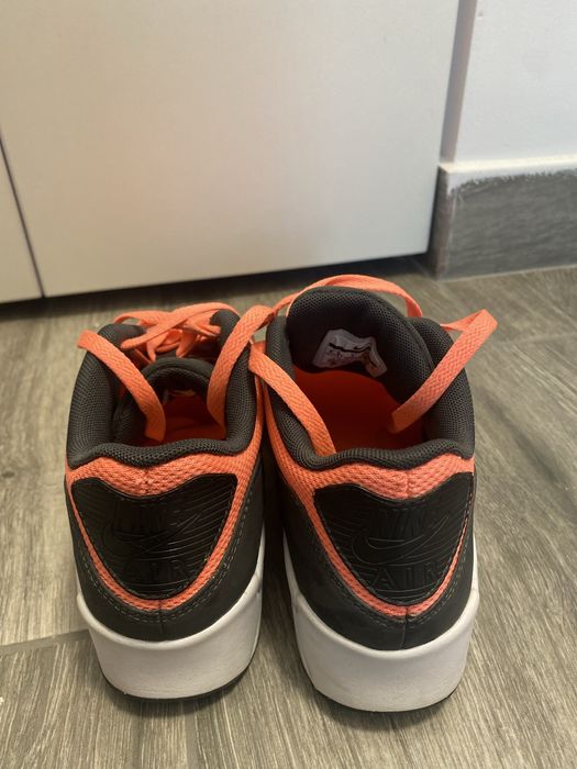 Adidasi Nike AirMax 36.5, roz somon cu negru