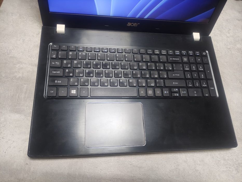 Ноутбук i3/8gb/ssd/2 видеокарты