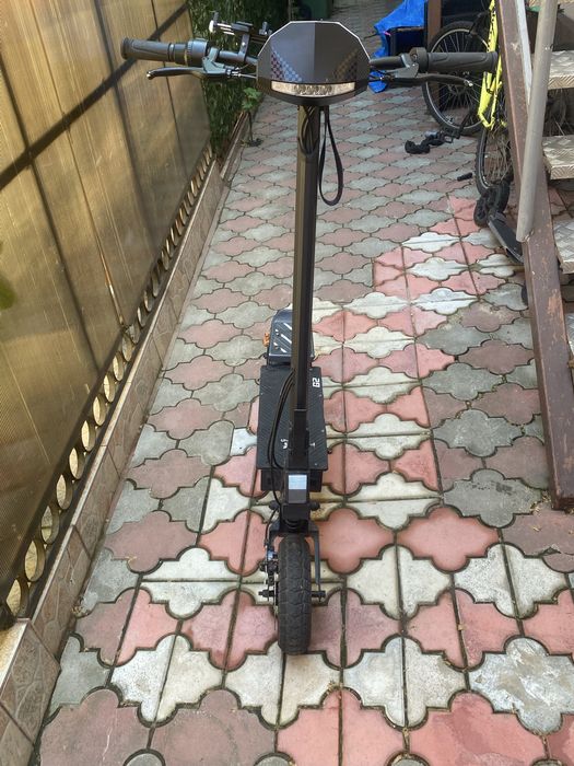 Vand trotineta electrica kukirin g2