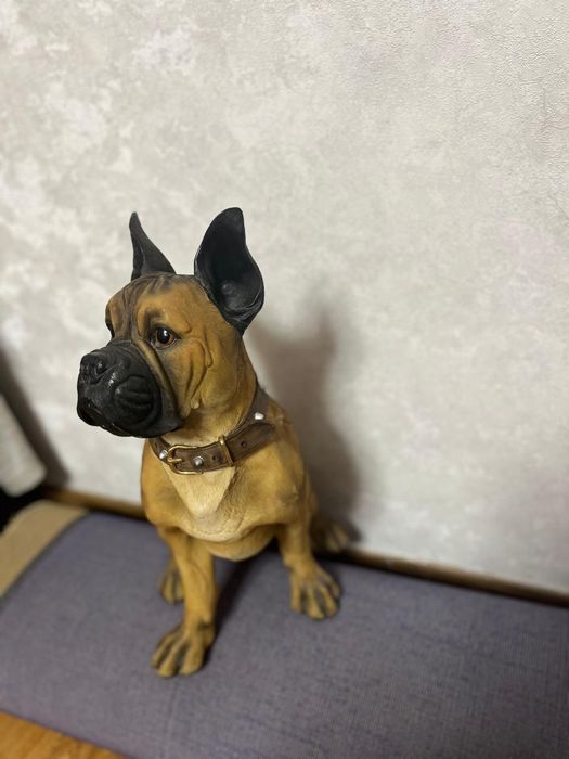 Фигурка собаки Боксёр