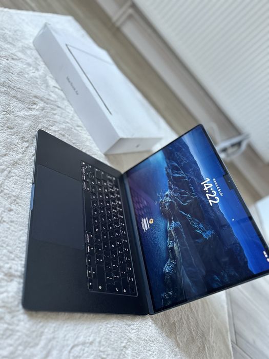 Macbook Air M2 15-inch
