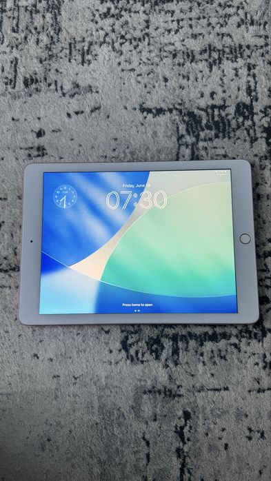 Apple iPad 6th Gen