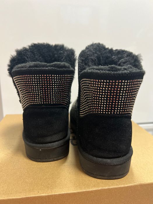 Черни боти от естествен велур с пух