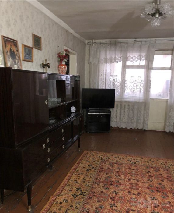 Яккасарай Саламатина 2 комнатная на 2 этаже