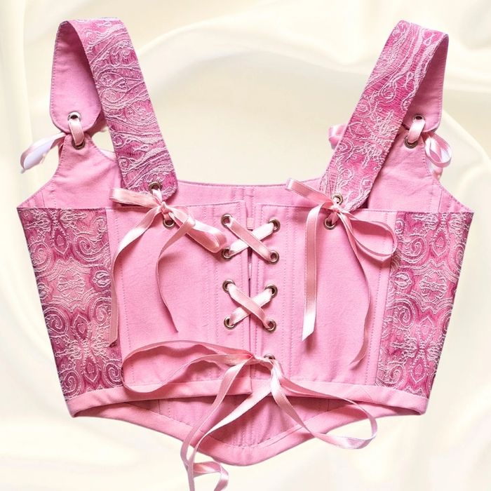 Ръчно изработен модерен корсет